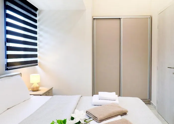 فيلة Blue Light *