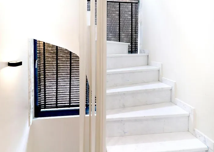 Blue Light هانيوتي