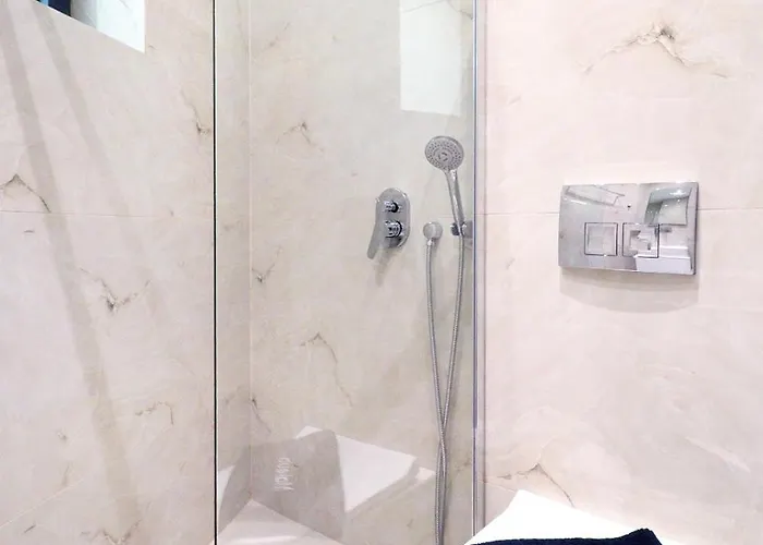 Blue Light فيلة *